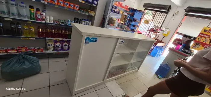 Balcão seminovo