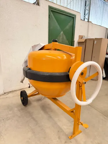 Betoneira CSM 400L Monofásica 220V para Locação.