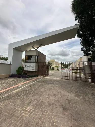 Casa em Cond. Vila Parati