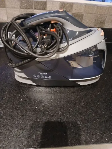 Ferro de passar novo da polishop