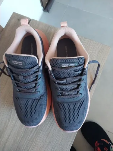 Tenis skecher Feminino 36