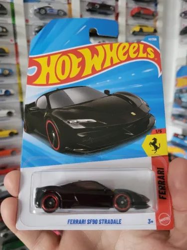 Ferrari SF90 Stradale Preta Hot Wheels.