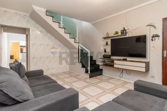 Excelente Sobrado espaçoso e recem reformado com 154m² de area construida - Venha Conferir