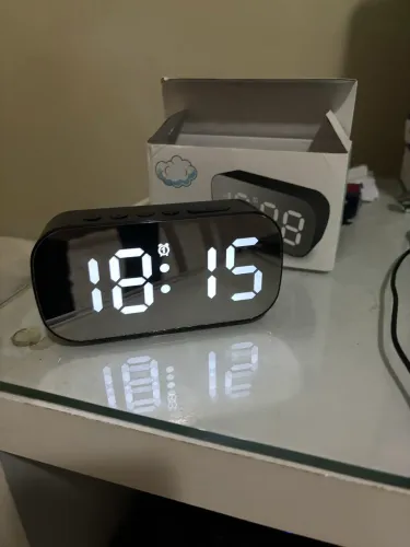 Relógio de Mesa Digital com Despertador