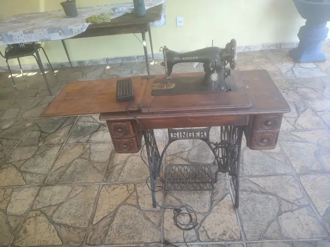 Máquina de costura antiga singer