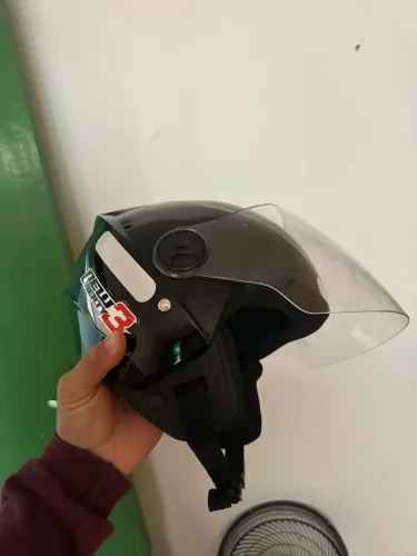 Vendo capacete semi novo
