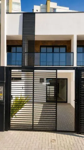Sobrado com 3 dormitórios à venda, 97 m² por R$ 650.000,00 - Saguaçu - Joinville/SC