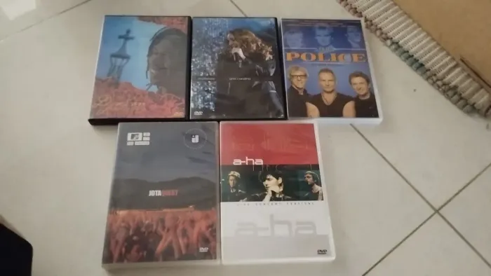 Vende-se Dvds diversos Nacionais e internacionais originais