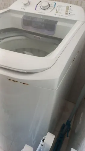 Vendo uma máquina de lavar sem o motor