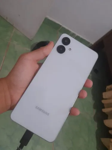 Celular novo em folha