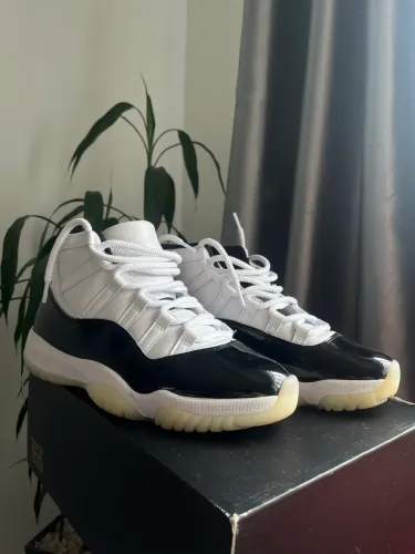 Air Jordan 11 Retro - 41BR