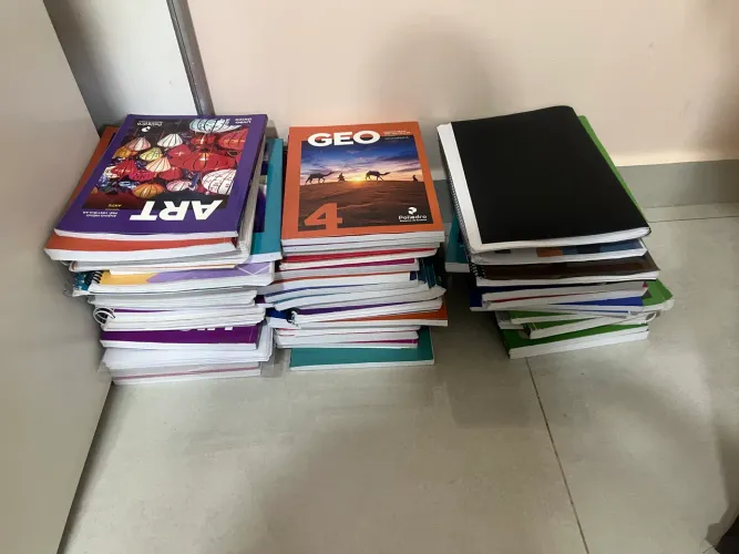 Doação de livros material POLIEDRO do 3 ano do Ensino Médio/ vestibulares