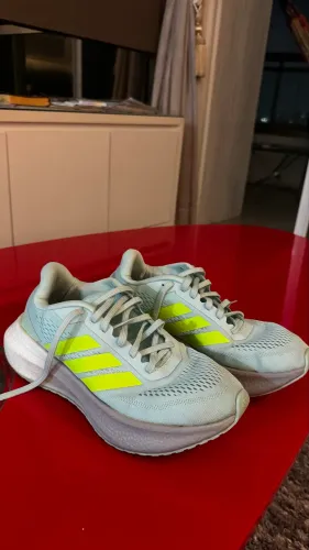 Tênis Adidas