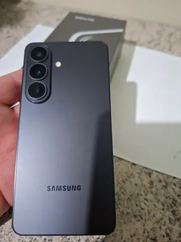 Samsung galaxy s26 256GB 12G aceito trocas inferior e volta em dinheiro