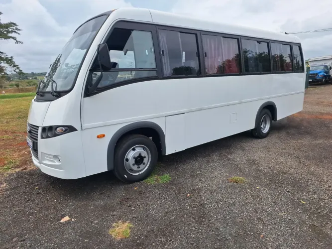 Microonibus volare V8 executivo