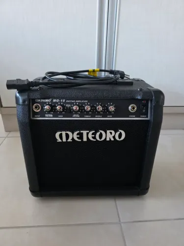 Amplificador Meteoro MG15