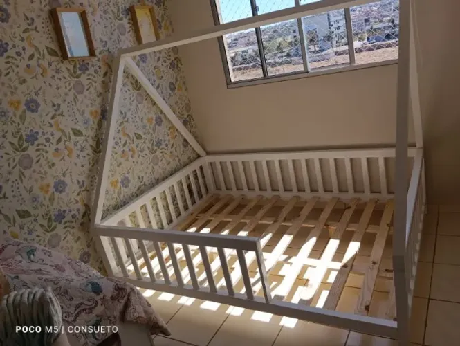 Cama-casinha casal montessoriana branca