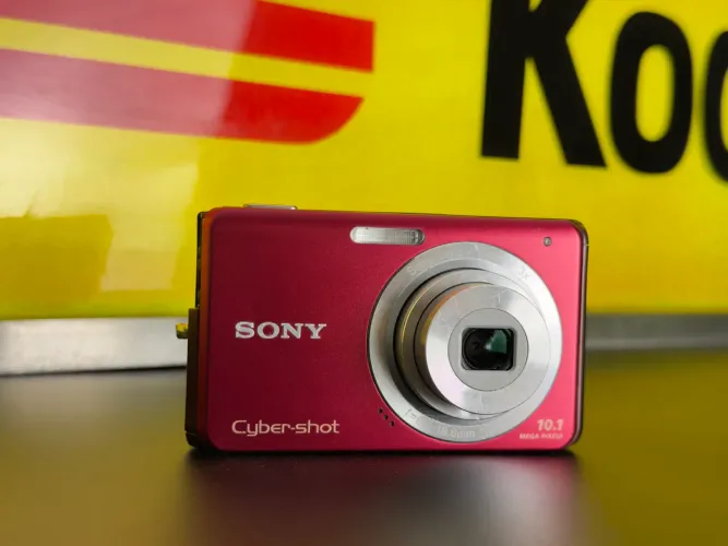 Sony Cybershot DSC-W180 - 10.1MP e 3x de zoom