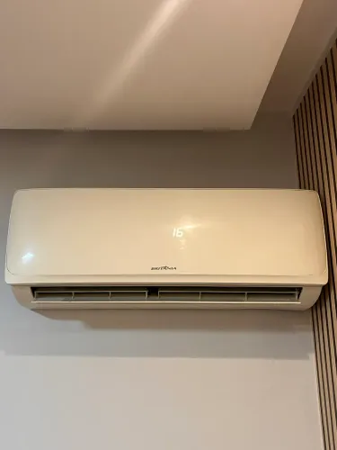 Ar-condicionado Springer Britânia 9.000 BTUs 220V