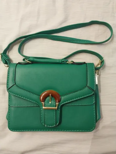 Bolsa verde transversal c/ alça removível