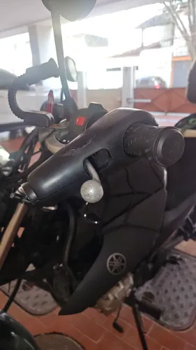 Trava de manete para moto com alarme