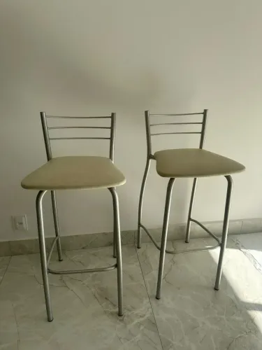 Par de banquetas em alumínio (não enferruja)