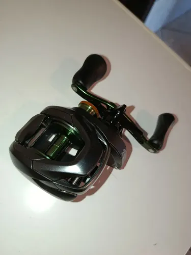 Vendo carretilha XT nova