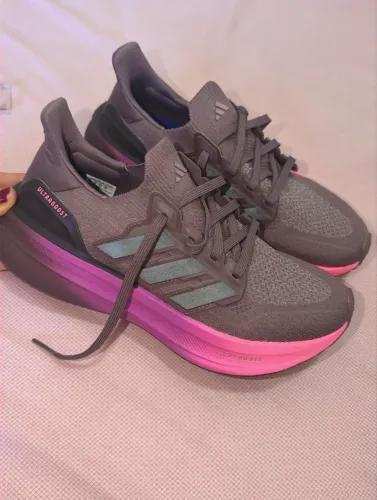 Tênis adidas ultraboost 5 rosa