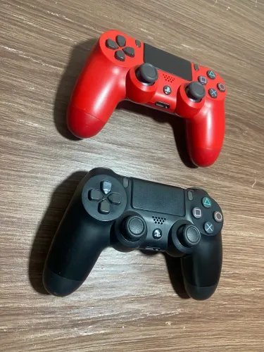 Controles de ps4 ORIGINAIS 300 os dois!!