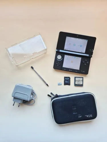 Nintendo 3DS Preto 32GB Cheio de Jogos + R4 Configurado