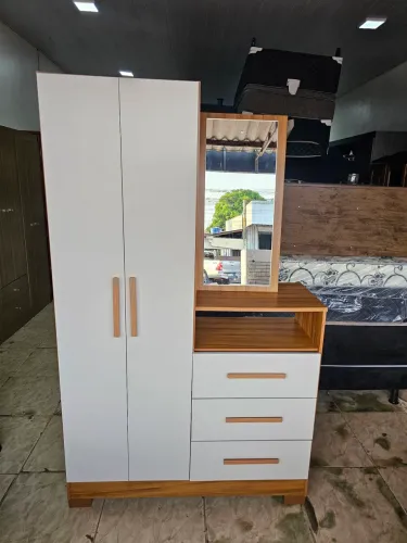 Guarda roupa conservado