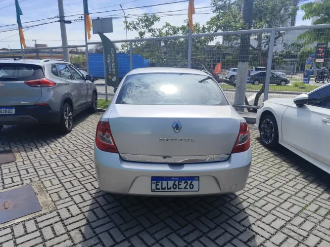 Renault Symbol Privilège Hi-flex 1.6 16V 4P 2010