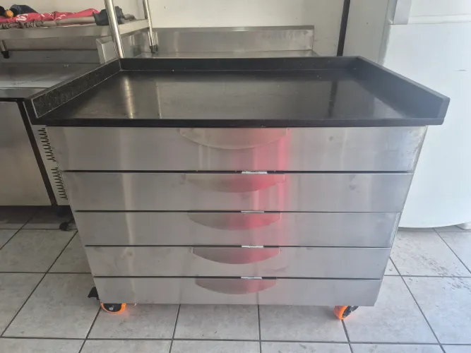 Gaveteiro inox com rodízio 5 gavetas