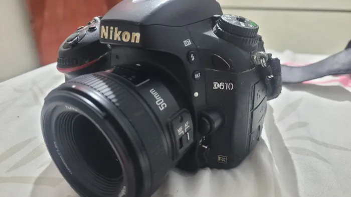 VENDO CÂMERA DSLR NIKON D610 SEMI NOVA ACEITO TROCAS ALGO VOLTADO PARA A MUSICA OU MACBOOK