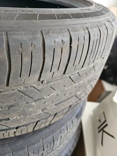 3 pneus 235 45 18 Goodyear Pirelli