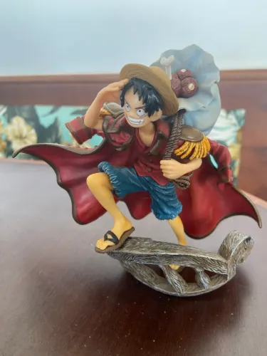 Estátua Monkey D. Luffy One Piece em Excelente Estado