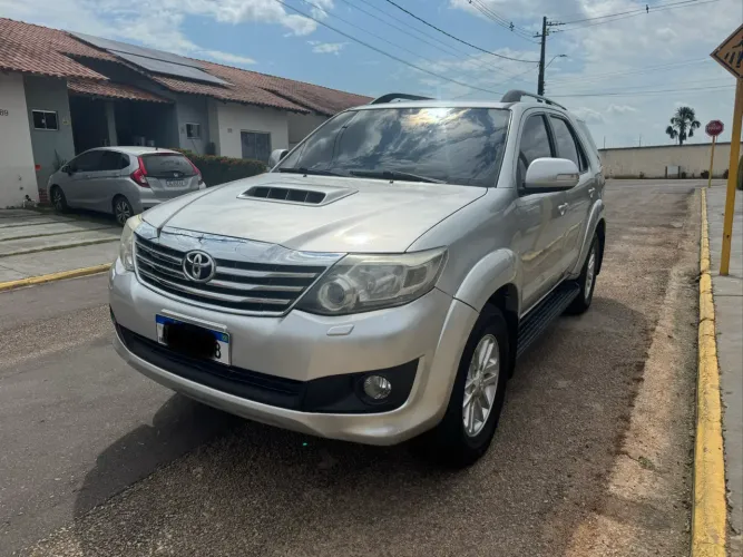 Toyota Hilux SW4 SRV D4-d 4X4 3.0 TDI Dies. AUT 2015