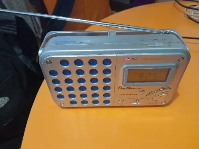 Rádio Portátil Goodline, modelo Pantaneiro, GS-1133, AM, FM e ondas curtas (SW e MW), ler 
