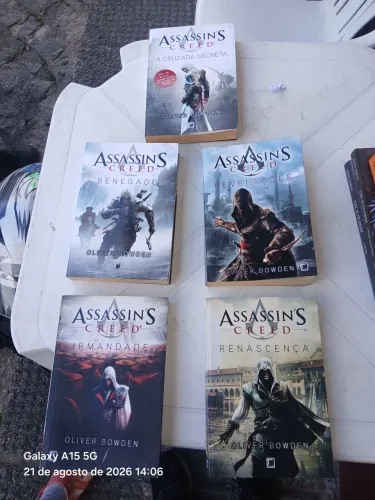 Livro coleção assino creed