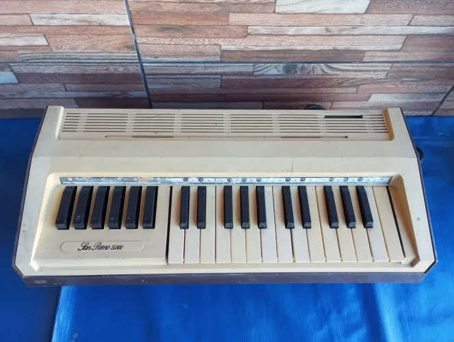 Antigo Teclado Hering San Remo 5000