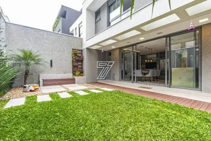 RESIDÊNCIA TRIPLEX EM CONDOMÍNIO 342M² PRIVATIVOS - 3 SUÍTES, 6 BANHEIROS, 6 VAGAS GARAGEM