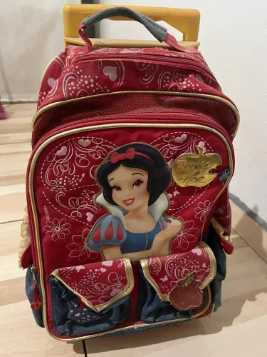 Mochila de rodinhas branca de neve