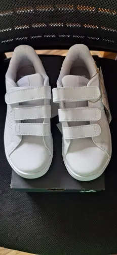 tênis Adidad infantil- tam 30