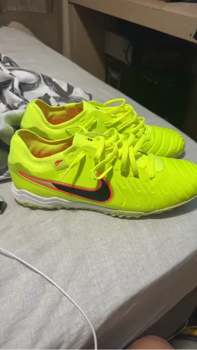 Chuteira Nike pro 