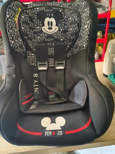 Cadeirinha para carro do Mickey