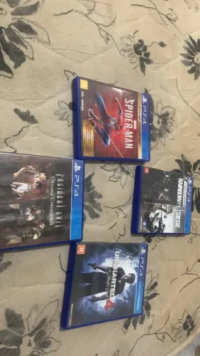 Vende-se jogos de ps4 180 todos.