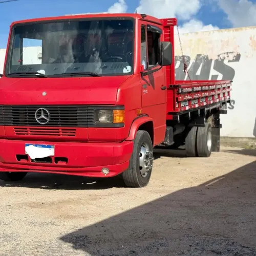 MB 710 carroceria