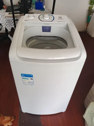 Máquina de lavar Eletrolux 8.5 em bom estado está bem novinha