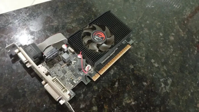 GT 210, totalmente bem conservada