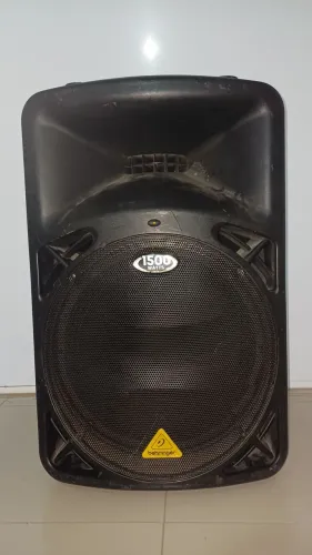 Par de caixas ativas BEHRINGER 1500W